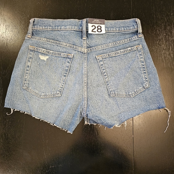 GAP Cheeky Short High Rise, Size 28/6R - Picture 2 of 4